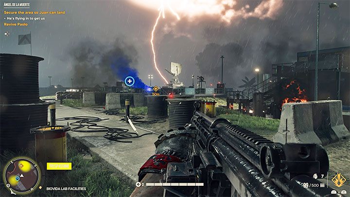 Wyjdźcie z budynku i skierujcie się w stronę lądowiska placówki BioVida, przy którym rozegrają się główne walki tego questu - Far Cry 6: Angel De La Muerte - solucja, opis przejścia - Far Cry 6 - poradnik do gry