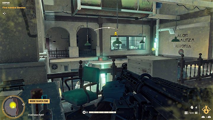 W sąsiednim pomieszczeniu zauważycie przeciwnika w stroju ochronnym, ale znajduje się on chwilowo w niedostępnym zamkniętym pomieszczeniu - Far Cry 6: Harpun (Harpoon) - solucja, opis przejścia - Far Cry 6 - poradnik do gry