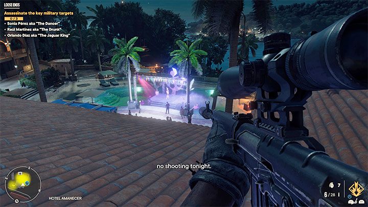 Musicie dotrzeć do lokacji Hotel Amanecer, przed którym Rosa rozpocznie przedstawienie na scenie - Far Cry 6: Niezatarte tropy (Loose Ends) - solucja, opis przejścia - Far Cry 6 - poradnik do gry