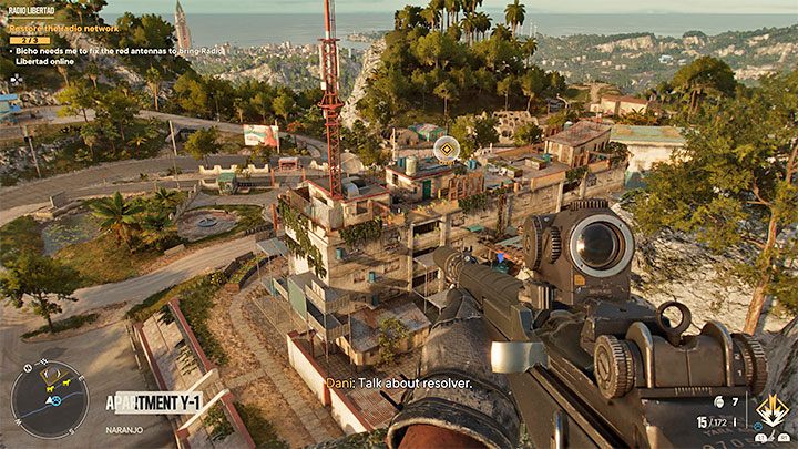 Czerwona antena z punktu 2 na mapie jest na terenie blokowiska z powyższego obrazka - Far Cry 6: Radio Libertad - solucja, opis przejścia - Far Cry 6 - poradnik do gry