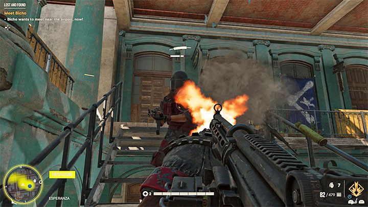 Jeśli doprowadzicie do zapełnienia się paska obławy w 100% to zmieni kolor na czerwony i rozpocznie się pościg za bohaterem - Far Cry 6: Obława - Far Cry 6 - poradnik do gry