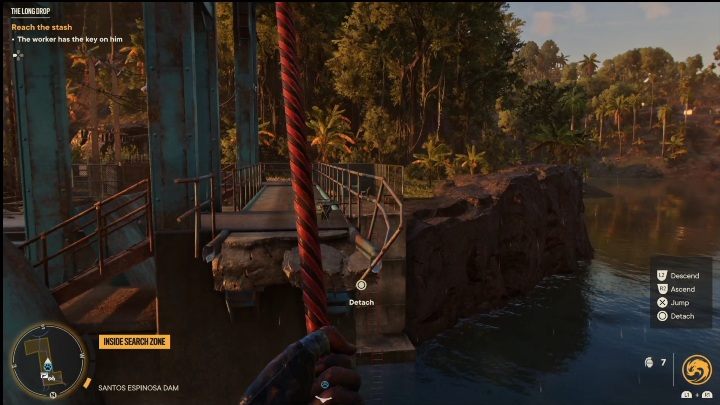 Po rozpoczęciu misji od razu udajcie się na drugą stronę zniszczonego mostu - Far Cry 6: Duża wysokość (The Long Drop) - Wyprawy po skarby (El Este) - Far Cry 6 - poradnik do gry