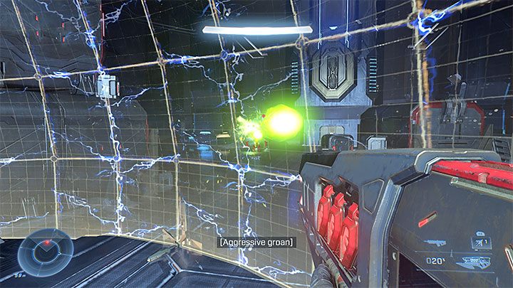 Łowcy mogą atakować na dystans i w zwarciu - Halo Infinite: Łowcy - jak pokonywać? - Halo Infinite - poradnik do gry