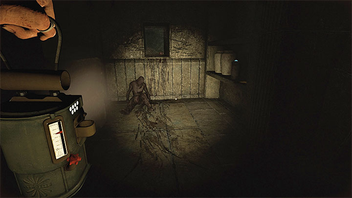 Rozejrzyjcie się na prawo od miejsca pozyskania poprzedniej znajdźki żeby zlokalizować pokazane na obrazku zwłoki - Amnesia Rebirth: The Chamber of Pillars - solucja, sekrety - Amnesia Rebirth - poradnik do gry