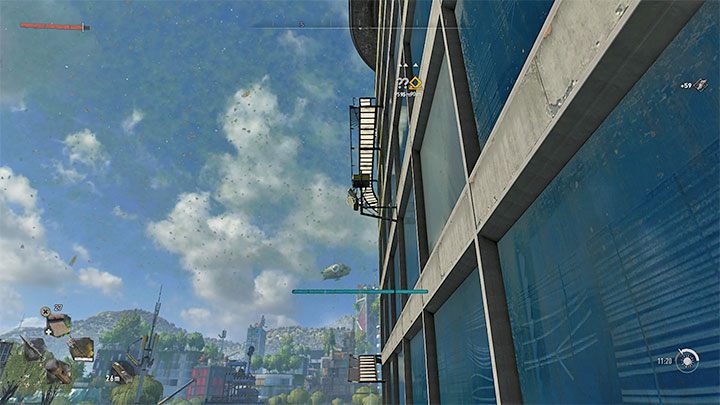 Podczas wspinaczki na dach możecie odnajdywać dużo pomocnych obiektów - Dying Light 2: Nocni biegacze - solucja, opis przejścia - Dying Light 2 - poradnik do gry