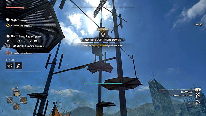 Na dachu znajduje się nowa wieża radiowa i tak samo jak w przypadku questu Audycja musicie przedostać się na jej szczyt - Dying Light 2: Nocni biegacze - solucja, opis przejścia - Dying Light 2 - poradnik do gry
