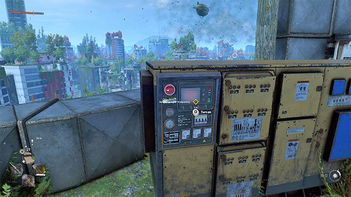 Druga antena znajduje się na południe stąd (nie jest to na szczęście kolejna wieża na dachu wysokiego budynku) i możecie tam poszybować z pomocą paralotni - Dying Light 2: Nocni biegacze - solucja, opis przejścia - Dying Light 2 - poradnik do gry