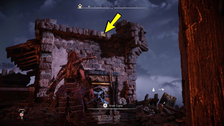 Przesuńcie skrzynię pod ścianę budynku z żółtą cegłą przy dachu i wskoczcie na górę - Horizon Forbidden West: Plemię z daleka (A Tribe Apart) - solucja, opis przejścia - Horizon Forbidden West - poradnik do gry