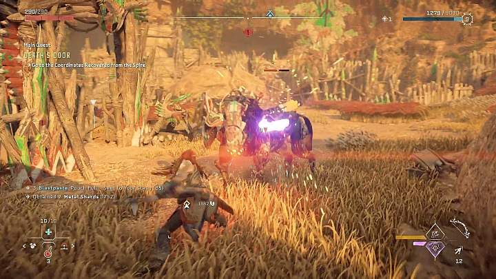 Aloy w mistrzowski sposób posługuje się także włócznią, którą może wykonywać szybkie (R1) lub silne (R2) ataki - Horizon Forbidden West: Walka i skradanie się - Horizon Forbidden West - poradnik do gry