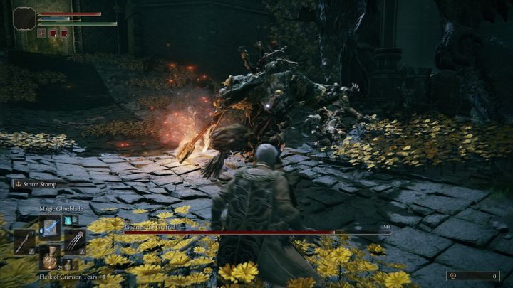 Uważajcie również na atak, który rozpoznać po tym, że Godrick ociera swoją bronią o podłoże - Elden Ring: Godrick, Zszywaniec (Godrick the Grafted) - boss, jak pokonać? - Elden Ring - poradnik do gry