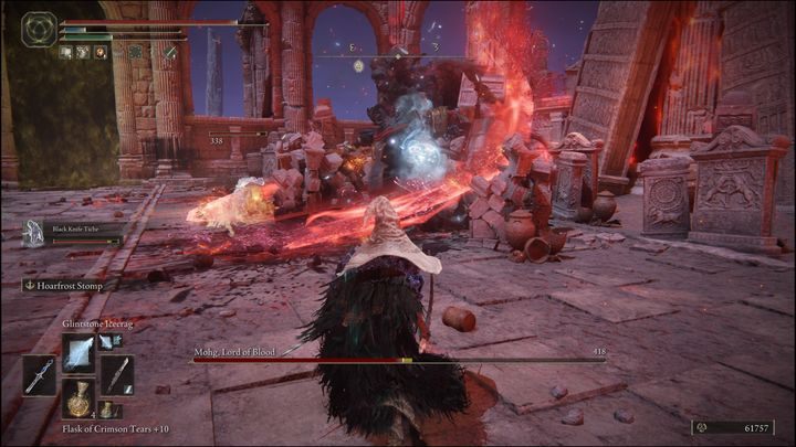 Jeśli zauważycie, że po wykonanym ataku pozostanie ognisty ślad, nie zbliżajcie się do bossa - Elden Ring: Mohg, Pan Krwi (Mohg, Lord of Blood) - boss, jak pokonać? - Elden Ring - poradnik do gry