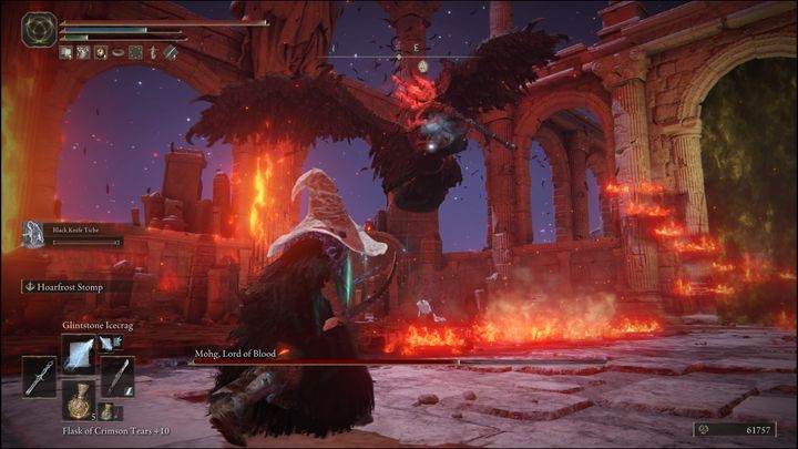 Uważajcie w głównej mierze na atak, w którym boss wzniesie się w powietrze - Elden Ring: Mohg, Pan Krwi (Mohg, Lord of Blood) - boss, jak pokonać? - Elden Ring - poradnik do gry