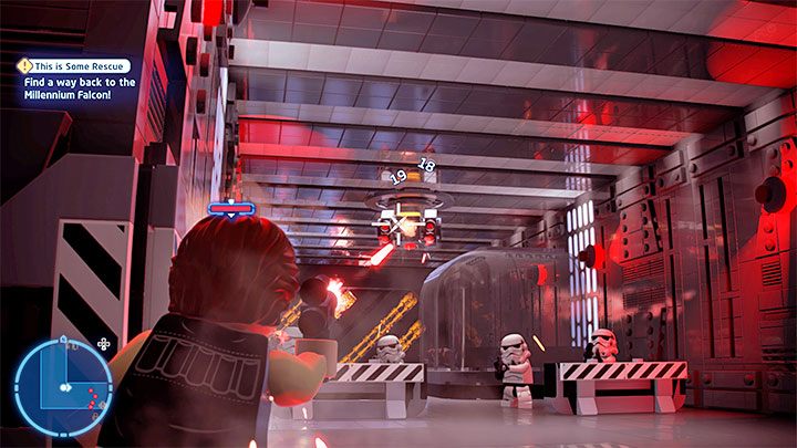 Oficer ukrywa się za rogiem, przy czym oprócz nowych zwykłych przeciwników musicie tu też uważać na wieżyczkę przy suficie - LEGO Skywalker Saga: Też mi ratunek (This is Some Rescue) - solucja, opis przejścia - LEGO Skywalker Saga - poradnik do gry