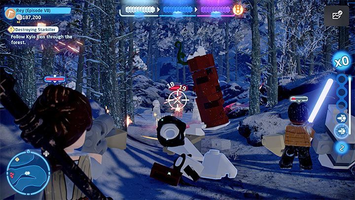 Po tym jak Kylo Ren straci pierwszy z 3 pasków zdrowia po raz pierwszy rzuci się do ucieczki - LEGO Skywalker Saga: Zniszczenie Starkillera (Destroying Starkiller) - solucja, opis przejścia - LEGO Skywalker Saga - poradnik do gry
