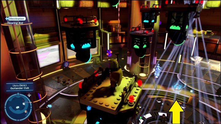 Ten klocek wisi w budynku, w którym toczy się impreza - LEGO Skywalker Saga: Dzielnica Uscru - lista wszystkich łamigłówek - LEGO Skywalker Saga - poradnik do gry