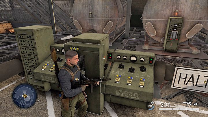 W nowym pomieszczeniu zainteresujcie się dźwignią przeładowania systemu oraz 2 bocznymi skrzynkami - Sniper Elite 5: Zniszczenie U-Boatów i Krakena (misja 8) - solucja, opis przejścia - Sniper Elite 5 - poradnik do gry