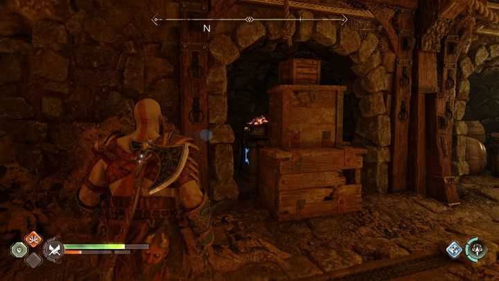 W tym samym korytarzu znajdziecie 2 pochodnię, schowaną za drewnianymi skrzyniami - God of War Ragnarok: Tunele Myrkr (Myrkr Tunnels), Svartalfheim - serkrety, znajdźki - God of War Ragnarok - poradnik do gry