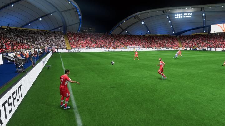 Rzuty z autu, to wznowienie gry zza bocznej linii boiska - FIFA 23: Stałe fragmenty gry - rodzaje, jak wykonywać - FIFA 23 - poradnik do gry
