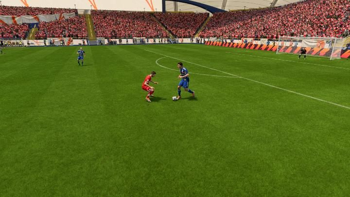 Jockey (L2/LT) to najważniejsza technika defensywna, która w znaczący sposób wpływa na możliwości odbioru futbolówki bez faulu i blokowania potencjalnych podań - FIFA 23: Gra w obronie - techniki podstawowe i zaawansowane - FIFA 23 - poradnik do gry