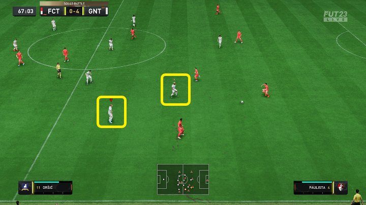 Grając w defensywie, a nawet na połowie przeciwnika, możecie skorzystać z pressingu kolegi (R1/RB) lub dwóch kolegów z drużyny (2xR1/RB) i poprosić o pomoc w odebraniu piłki - FIFA 23: Porady na start - FIFA 23 - poradnik do gry