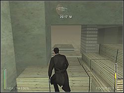 Pobliskie pudło przeskocz - zza ściany z lewej wybiegnie Agent - [Ghost] The Skyscraper - Vertigo | Enter The Matrix - Enter The Matrix - poradnik do gry