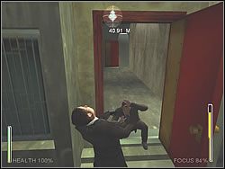 Skręć tam w prawo i biegnij trasą wskazywaną przez strzałkę - [Ghost] Chinatown - Smiths Trap | Enter The Matrix - Enter The Matrix - poradnik do gry