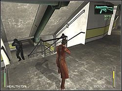 Okolica roi się od oddziałów specjalnych, a Ty musisz dotrzeć do jednego z wielu tunelów - [Niobe] The Airport - Jackson in Steam | Enter The Matrix - Enter The Matrix - poradnik do gry