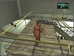 Najpierw zajmij się snajperami - jeden jest na skrzydle, drugi na samolocie - [Niobe] The Airport - Hangars | Enter The Matrix - Enter The Matrix - poradnik do gry