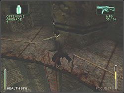 Potem musisz zdjąć dwóch przeciwników na dole - [Ghost] The Sewers - Waterway 2 | Enter The Matrix - Enter The Matrix - poradnik do gry