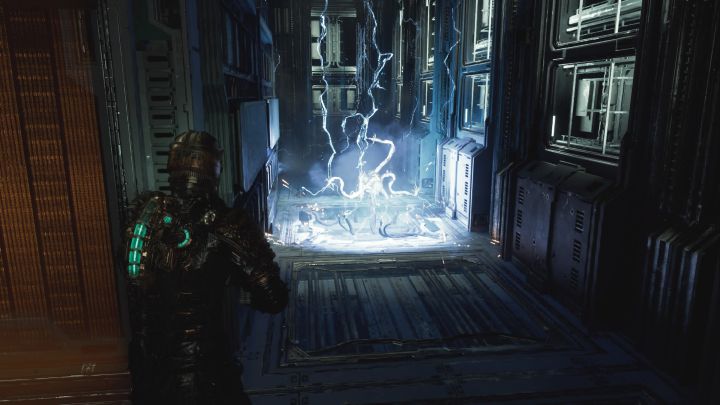 Powróćcie do windy (po drodze uważajcie ponownie na wyładowania i na nowe nekromorfy) - Dead Space Remake: Ogrom zniszczeń (Obliteration Imminent) - Dead Space Remake - poradnik do gry