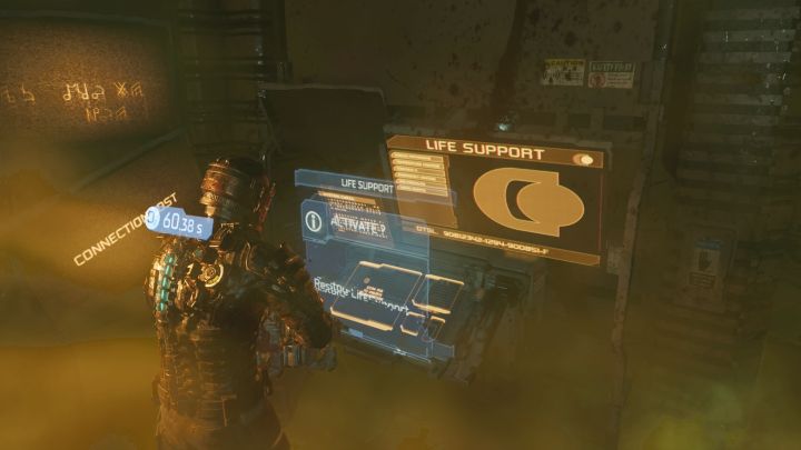 Nie możecie od razu zająć się nadrzędnym celem misji, bo po wyjściu z biura Mercera rozpylony zostanie trujący gaz - Dead Space Remake: Lekkomyślny fanatyzm (Lethal Devotion) - Dead Space Remake - poradnik do gry