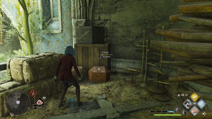 Idźcie wzdłuż ściany, aż znajdziecie skrzynię leżącą przy sianie - Hogwarts Legacy: Skrzynie skarbów Dolina Hogwartu (Hogwarts Valley) - Hogwarts Legacy - poradnik do gry