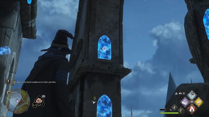 Zaklęcie Revelio ujawni skrytki w Sowiarni (The Owlery) - Hogwarts Legacy: Pamiątka Ollivandera (Ollivanders Heirloom) - Hogwarts Legacy - poradnik do gry