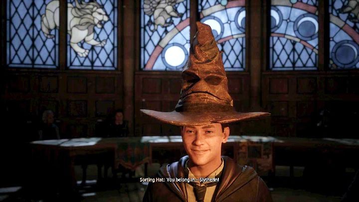 Po rozpoczęciu rozgrywki, gdy już uda Wam się dotrzeć do Hogwartu, Tiara Przydziału przydzieli Was do jednego z czterech domów: Gryffindoru, Slytherinu, Ravenclawu lub Hufflepuffu - Hogwarts Legacy: Domy - Hogwarts Legacy - poradnik do gry