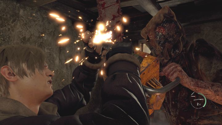 Pokonanie Chainsaw Mana nie jest obowiązkowe, ale wykonalne - Resident Evil 4 Remake: Jak przetrwać bitwę w wiosce (Village Square)? - Resident Evil 4 Remake - poradnik do gry