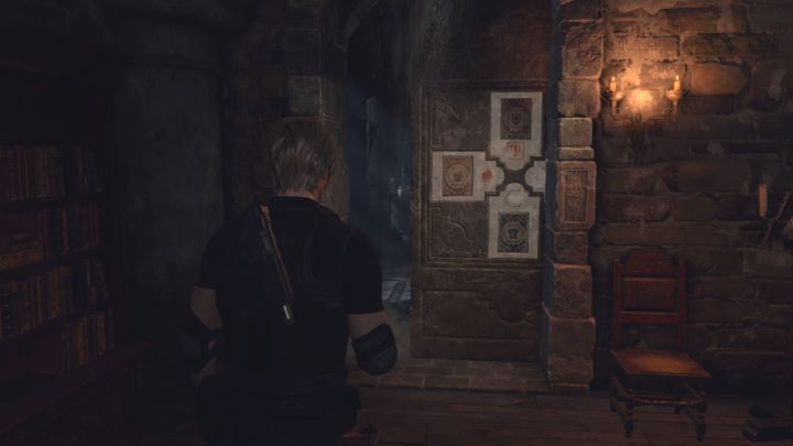 Prawidłowe dobranie kamieni doprowadzi do przesunięcia ściany i odblokowania korytarza prowadzącego na północ - Resident Evil 4 Remake: Zagadka z Lithographic Stones z Bindery (rozdział 8) - Resident Evil 4 Remake - poradnik do gry