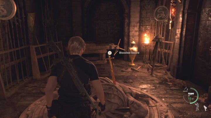 Możecie już wejść do bocznego obszaru i zabrać miecz Bloodied Sword - Resident Evil 4 Remake: Zagadka z mieczami z Treasury (rozdział 7) - Resident Evil 4 Remake - poradnik do gry