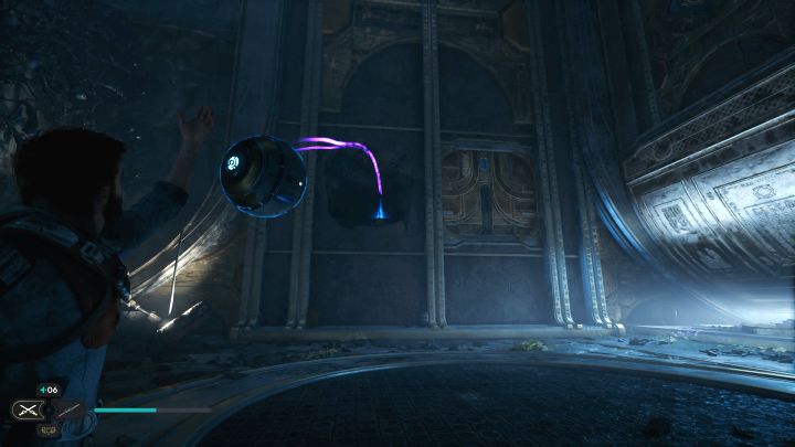 Złapcie prawą kulę (tę, dzięki której aktywny jest strumień energii) i ciśnijcie nią w stronę wzmacniacza, który odblokowaliście chwilę wcześniej (musi pojawić się fioletowe połączenie) - Jedi Survivor: Zagadki ze sprzęgami kul w Zniszczonej osadzie - Star Wars Jedi Survivor - poradnik do gry