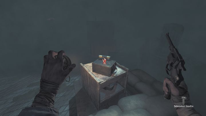 W pokoju obok znajdziecie na drewnianym stoliku detonator - Amnesia The Bunker: Opis przejścia - Amnesia The Bunker - poradnik do gry