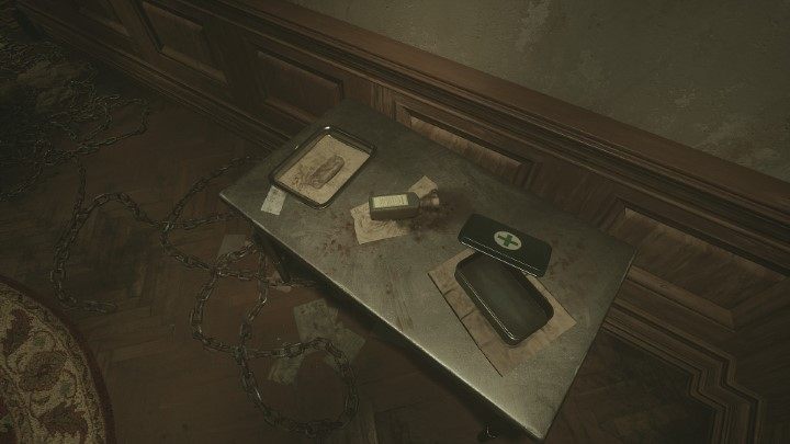 Obracajcie obraz, a następnie spacerujcie po zapętlającym się korytarzu i pokojach, by znaleźć 3 przybory medyczne - Layers of Fear (2023): Historia Muzyczki - Layers of Fear 3 - poradnik do gry