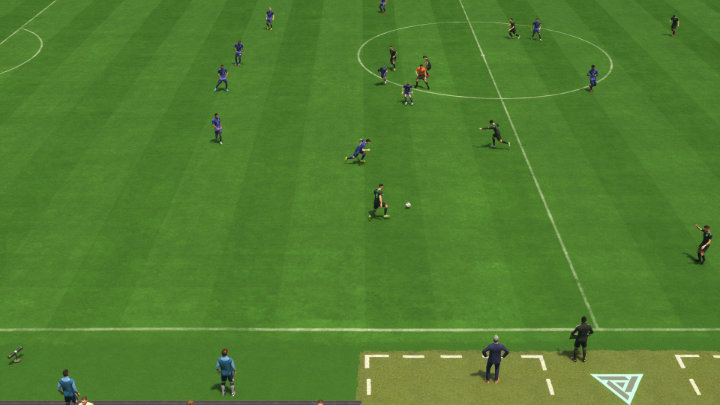 W grze EA FC 24, możliwe jest wykonanie podania z wybiegnięciem (L1+X/LB+A), co stanowi skuteczny sposób na przerwanie obrony przeciwnika, poprzez rozegranie piłki między dwoma zawodnikami znajdującymi się blisko siebie - EA Sports FC 24: Gra w ataku - EA Sports FC 24 - poradnik do gry