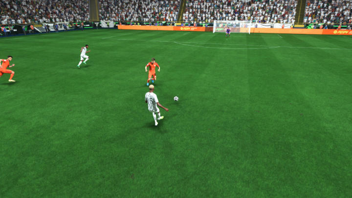 Okazja do rozpoczęcia kontry pojawia się wtedy, gdy przeciwnik popełni błąd, straci piłkę lub zostanie zablokowany w trakcie próby dryblingu, podania lub strzału - EA Sports FC 24: Gra w ataku - EA Sports FC 24 - poradnik do gry