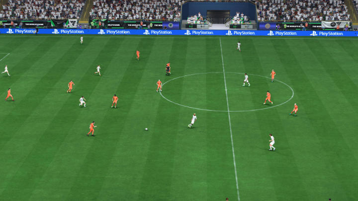 Podczas rozgrywki w EA FC 24 warto planować podania z wyprzedzeniem i wykonywać je w tempo, aby nie hamować biegu zawodnika w kierunku czystej pozycji - EA Sports FC 24: Porady na start - EA Sports FC 24 - poradnik do gry