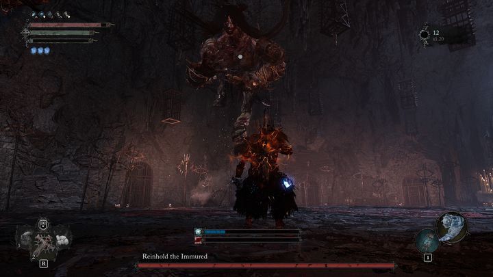 W innym przypadku, jeśli będziecie trzymali się na dystans, będzie on ciągle skakał w Waszą stronę lub szarżował na Was - Lords of the Fallen: Jak pokonać bossa Tancred, Najwyższy Karciciel - Lords of the Fallen - poradnik do gry