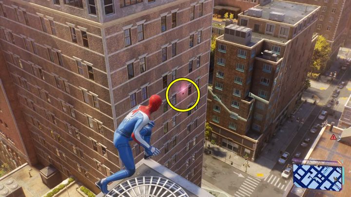 Ten Spider Bot znajduje się na ścianie budynku - Spider Man 2: Wszystkie Spider Boty lokacje - Spider Man 2 - poradnik do gry