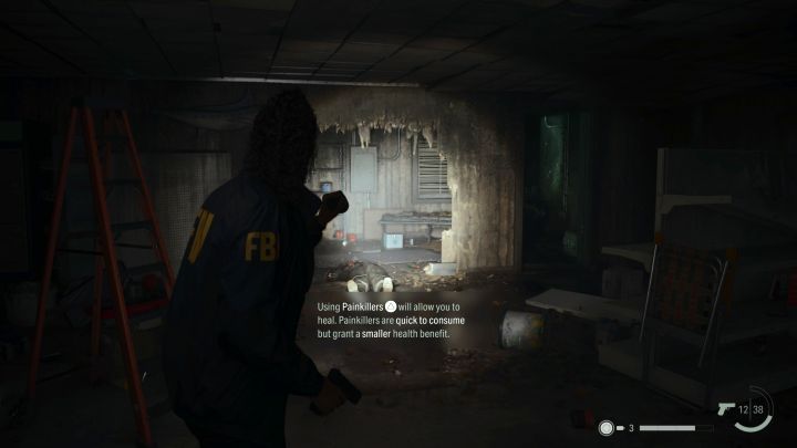 1 - Alan Wake 2: Zagadka otwarcia gabloty z obrzynem w Sklepie wielobranżowym - Alan Wake 2 - poradnik do gry