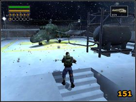 W środku skieruj się na korytarza znajdujący się na prawo od kibli (no, przepraszam, WC) (150) Z dachu oczyść, co się da i wysadź metalowy balon z paliwem (151) - Artillery | Solucja | Freedom Fighters - Freedom Fighters - poradnik do gry