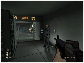 Przekonaj go do wpuszczenia Cię doń i idź za nim - [Solucja] Totalna Czerwień cz.1 | XIII - XIII - poradnik do gry