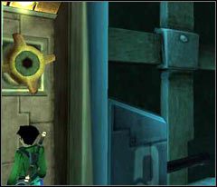 Omiń widoczne na ziemi kafelki (wrócimy tu później) i podejdź do dobrze znanej maszyny, aby opuścić platformę - 74 Selene | Beyond Good & Evil - Beyond Good & Evil - poradnik do gry