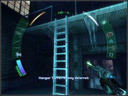 Po załatwieniu kilku pierwszych wrogów dobrze jest udać się w lewo i skorzystać z ukazanej na screenie drabiny - Sophia Saks Hangar | Seattle | Deus Ex Invisible War - Deus Ex: Invisible War - poradnik do gry
